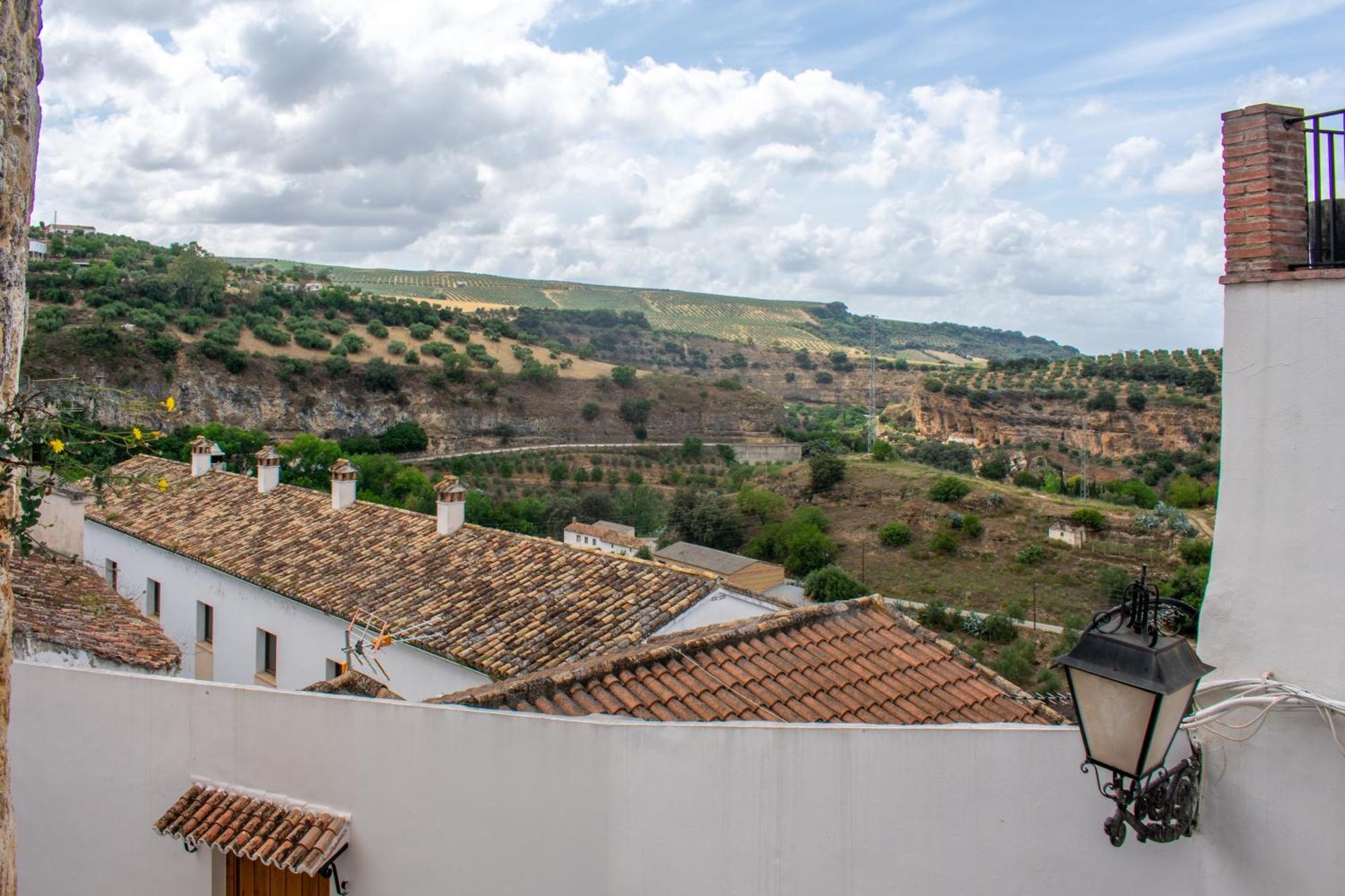 Villa Casa Puerta Arabe Setenil De Las Bodegas Exterior foto